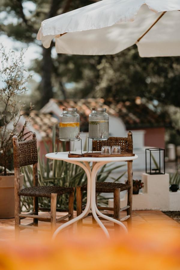 Le Cigalon Bed and Breakfast Le Beausset Εξωτερικό φωτογραφία