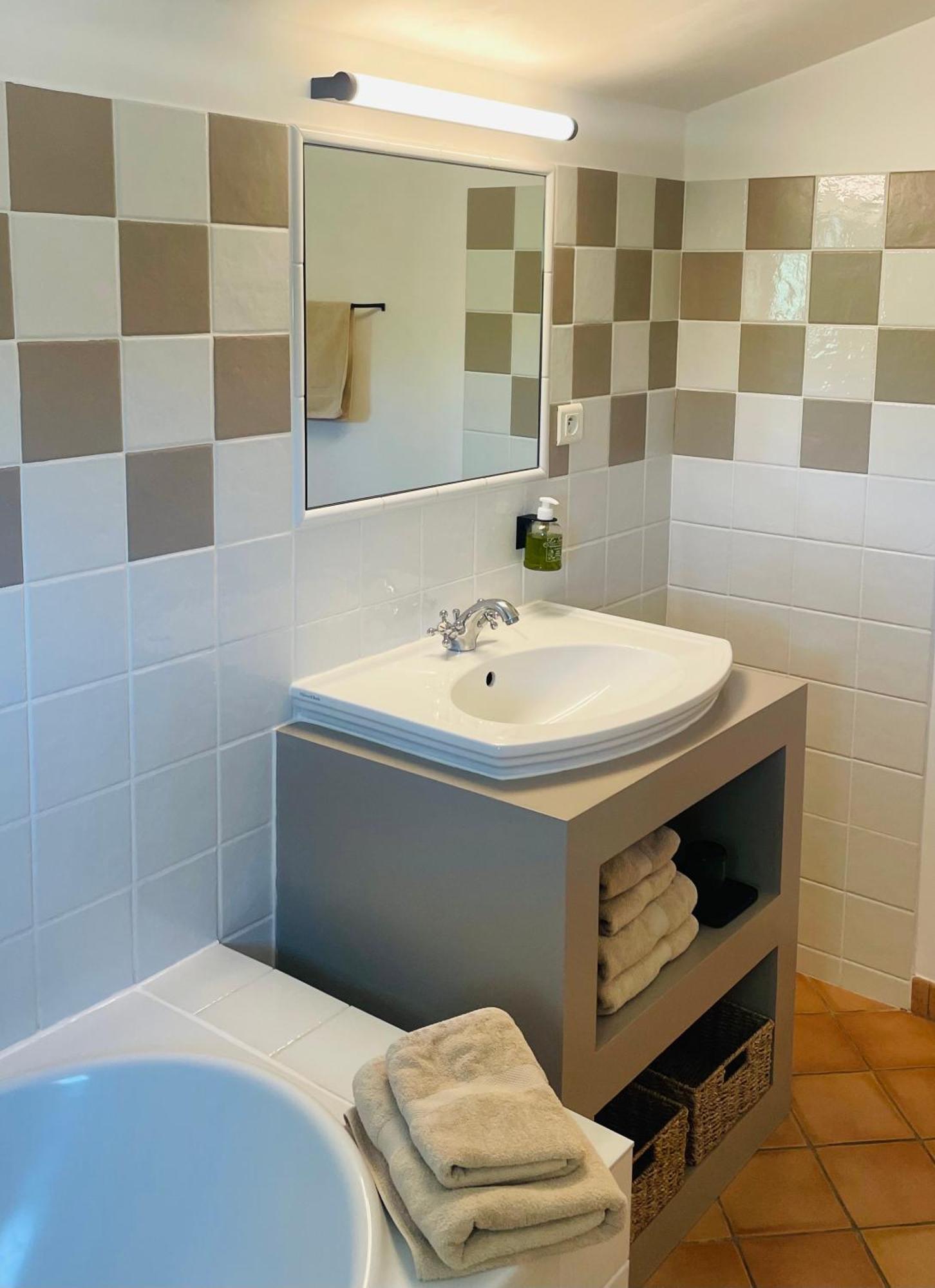 Le Cigalon Bed and Breakfast Le Beausset Δωμάτιο φωτογραφία