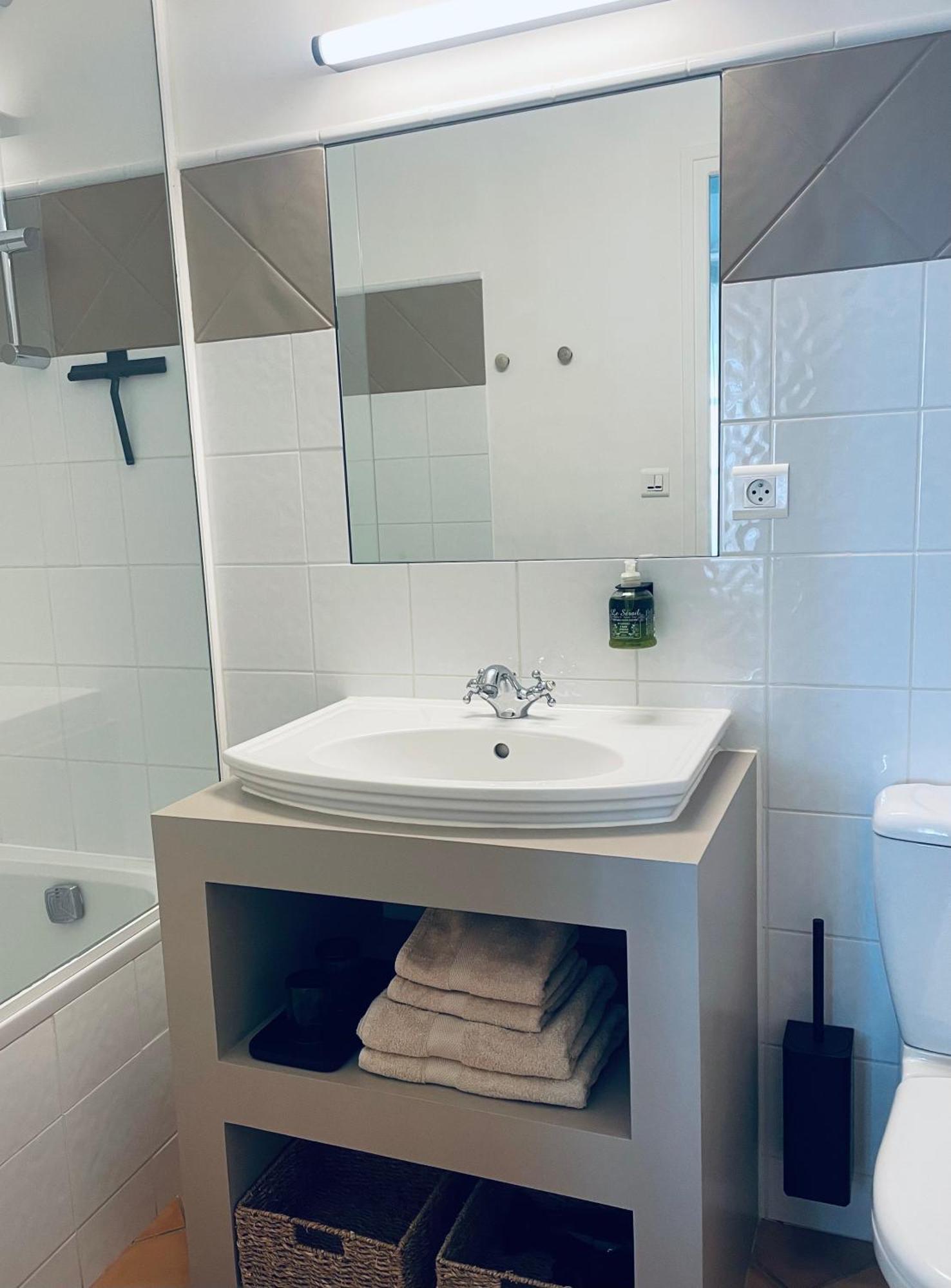 Le Cigalon Bed and Breakfast Le Beausset Δωμάτιο φωτογραφία